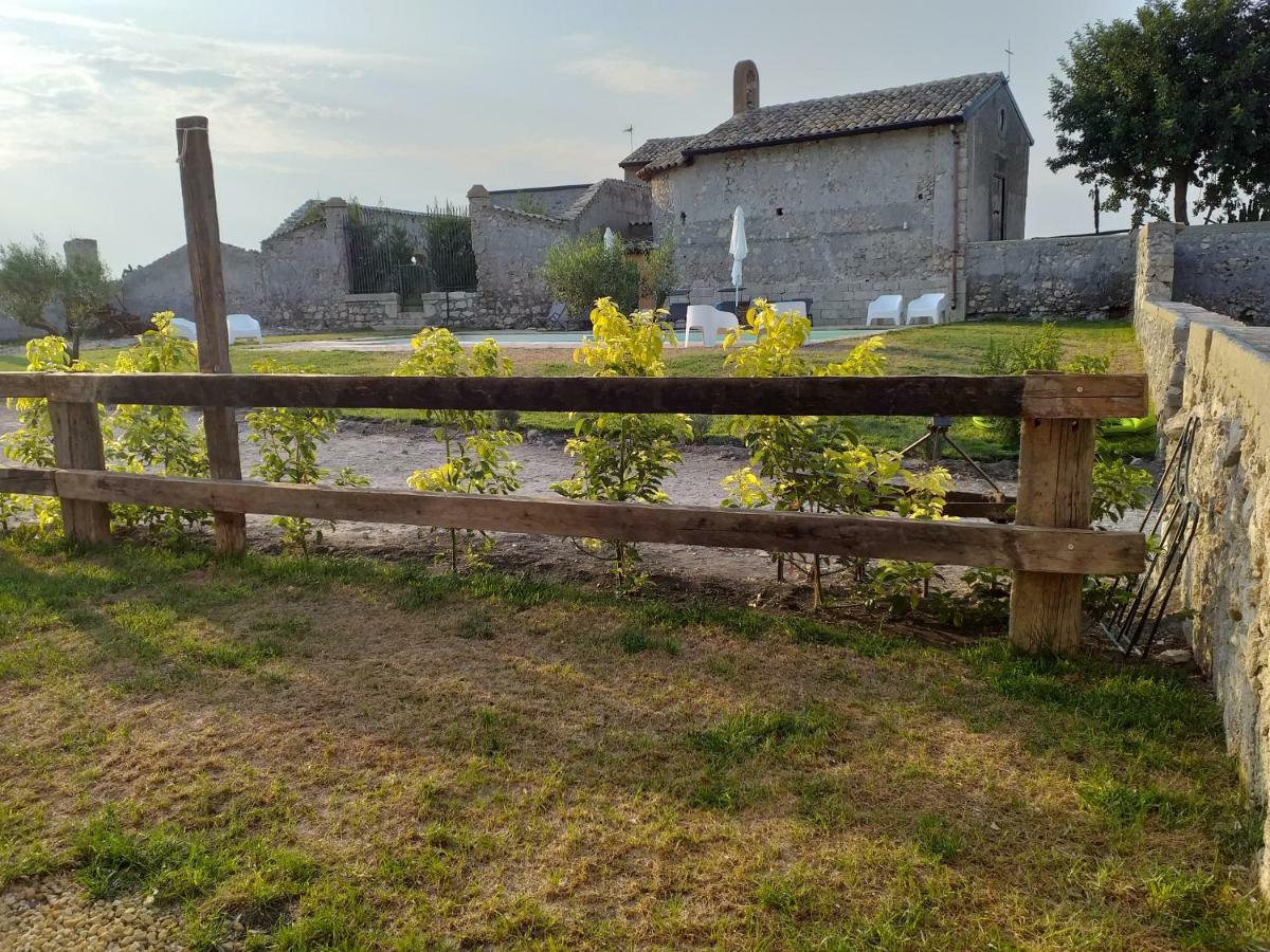 Gibbesi Country Farm Piccolo Cottage Naro Eksteriør bilde